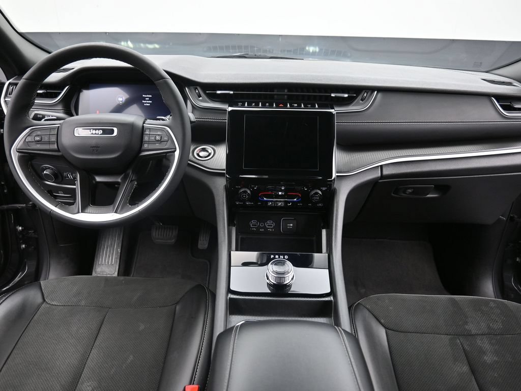 Used 2024 Jeep Grand Cherokee Altitude AWD/4WD image 12