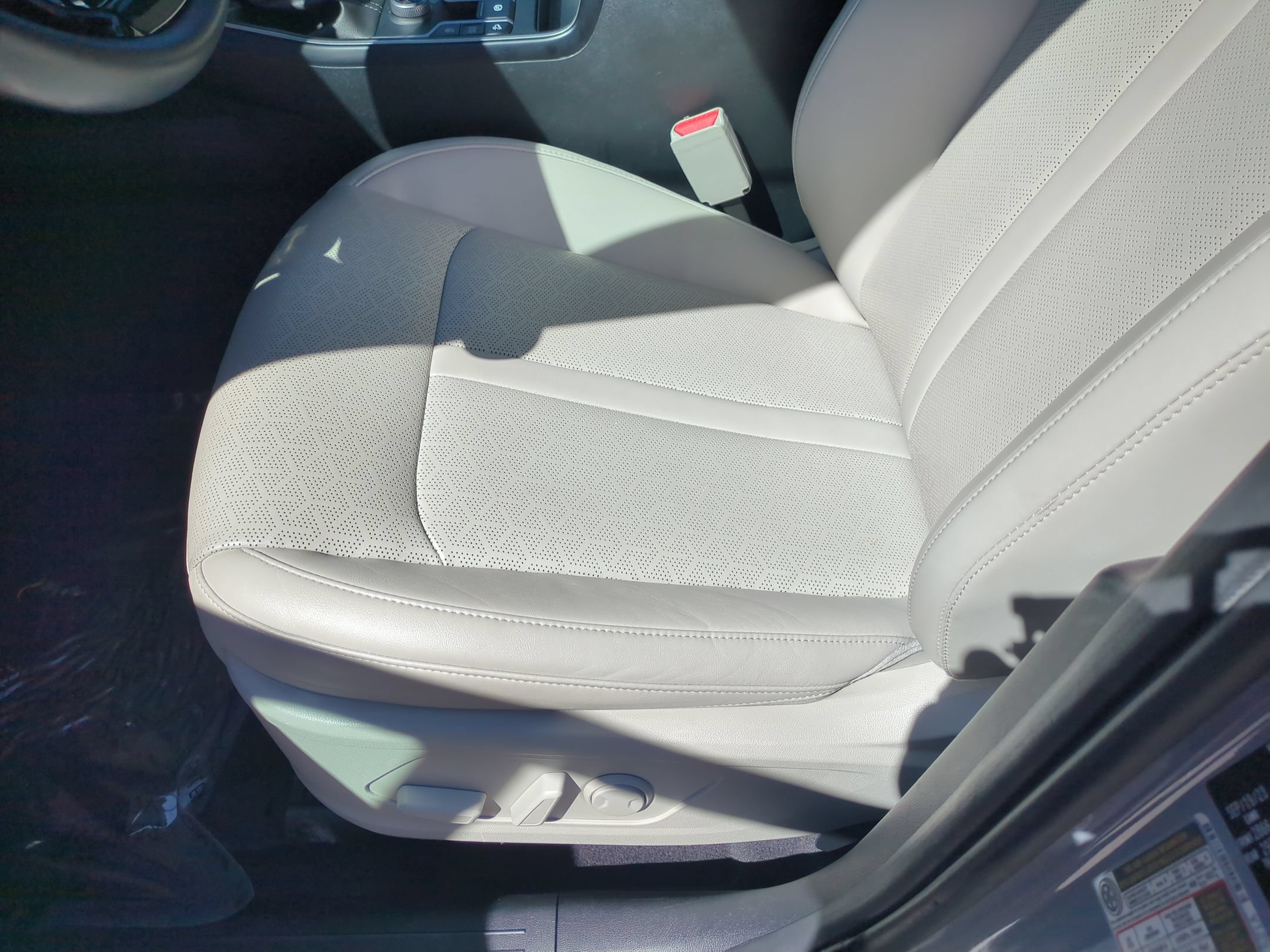 Used 2023 Kia Sorento EX w/ Panoramic Sunroof Package FWD image 17
