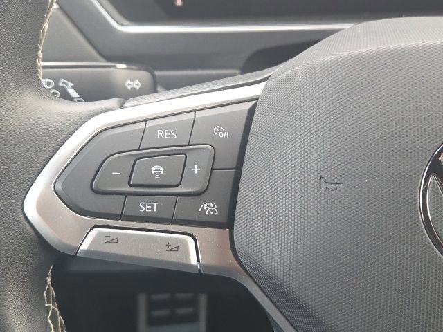 Used 2023 Volkswagen Tiguan SE R-Line AWD/4WD image 40
