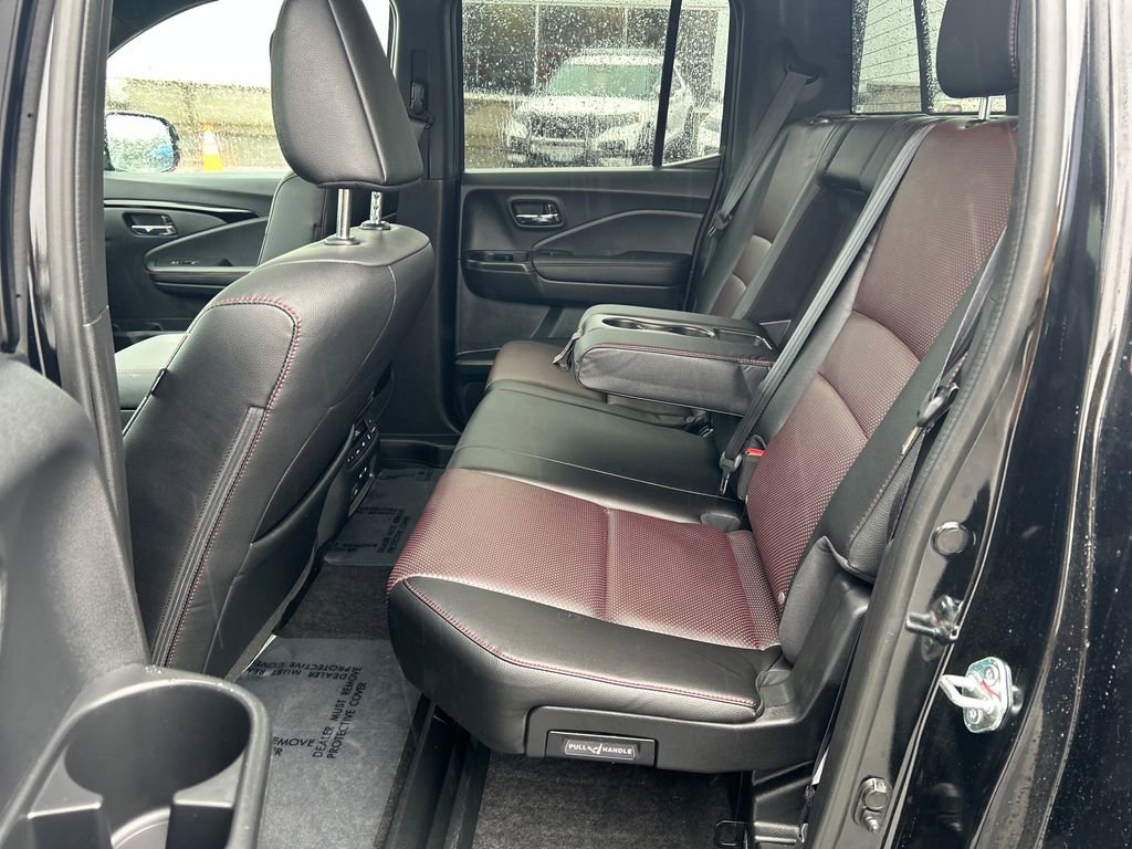 Used 2025 Honda Ridgeline Black Edition image 10