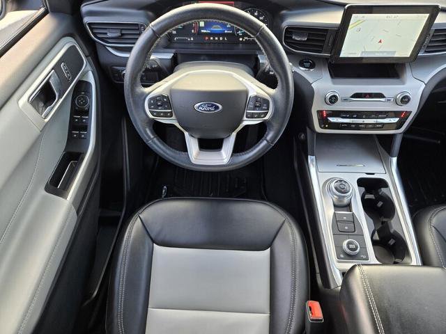 Certified 2022 Ford Explorer XLT w/ Equipment Group 202A image 13