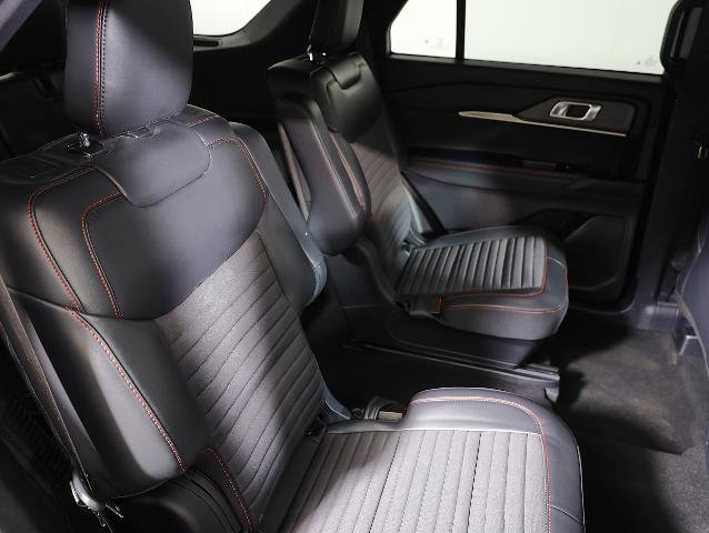 Certified 2025 Ford Explorer ST-Line AWD/4WD image 10
