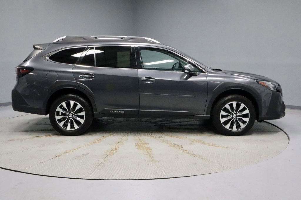 Used 2023 Subaru Outback Touring XT AWD/4WD image 6