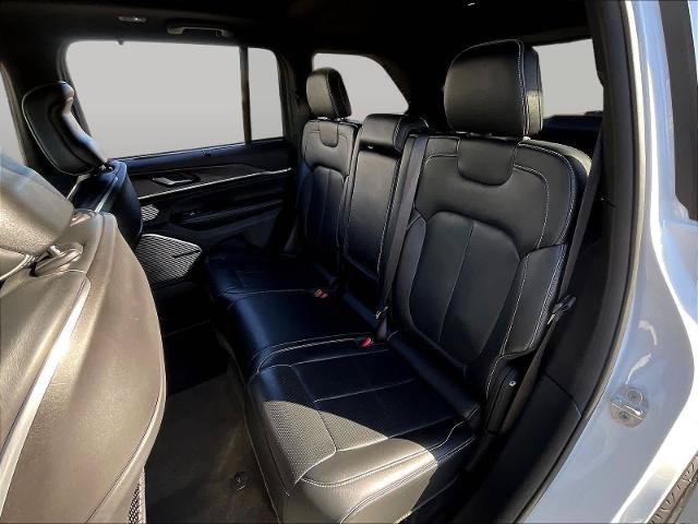 Used 2023 Jeep Grand Cherokee Overland w/ Advanced Protech Group III AWD/4WD image 24