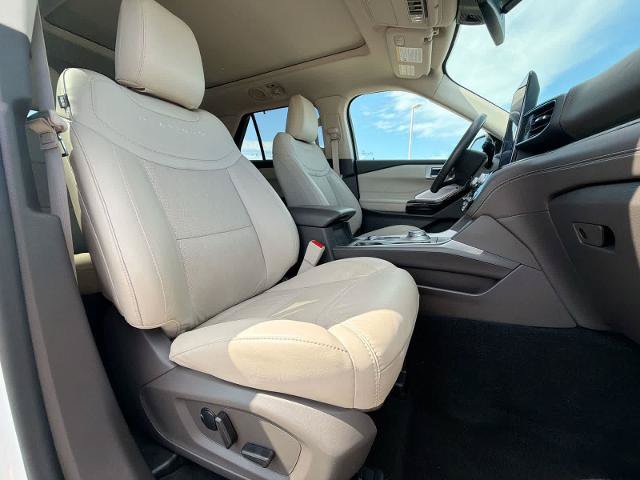 Certified 2023 Ford Explorer Platinum w/ Technology Package AWD/4WD image 21