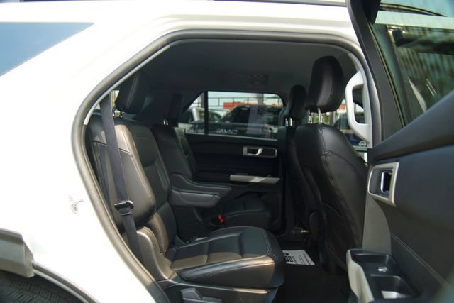 Certified 2022 Ford Explorer XLT w/ Equipment Group 202A AWD/4WD image 27