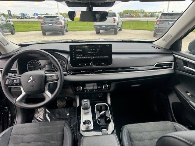 Used 2025 Mitsubishi Outlander SE AWD/4WD image 29