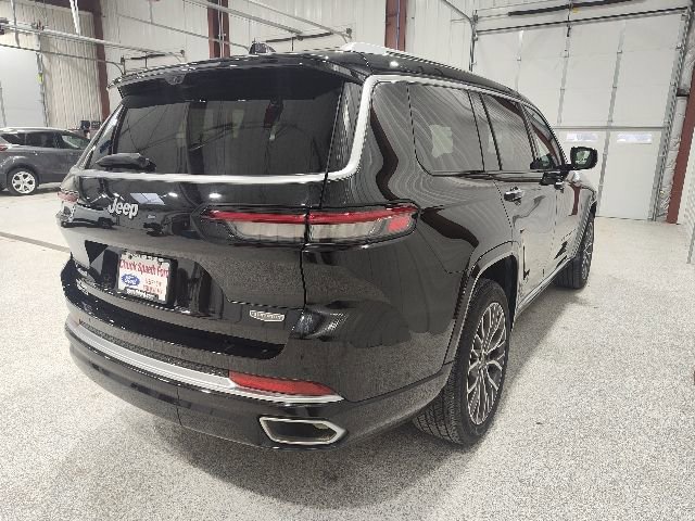 Used 2023 Jeep Grand Cherokee L Summit AWD/4WD image 4