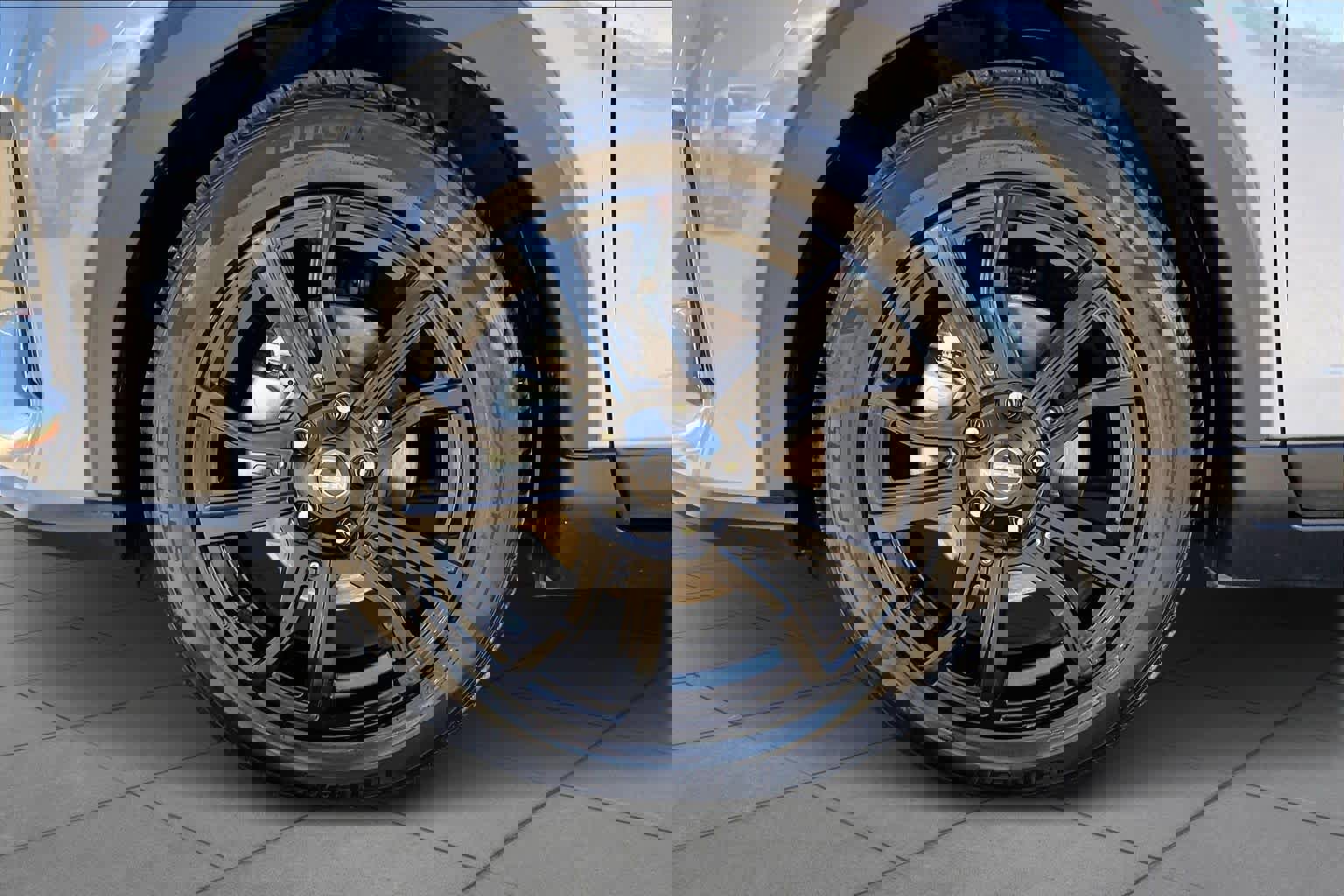 Used 2023 Nissan Kicks SR w/ SR Premium Package image 10