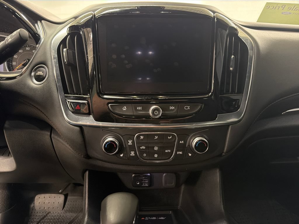 Used 2023 Chevrolet Traverse RS FWD image 23