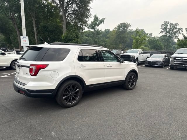 Certified 2018 Ford Explorer XLT w/ Equipment Group 202A AWD/4WD image 10