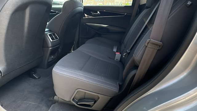 Used 2019 Kia Sorento L FWD image 21
