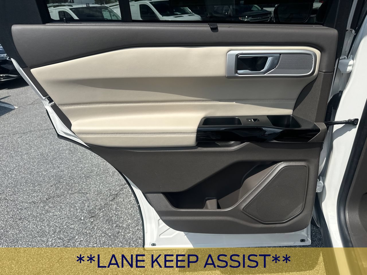 Certified 2024 Ford Explorer Platinum w/ Class IV Trailer Tow Package AWD/4WD image 24