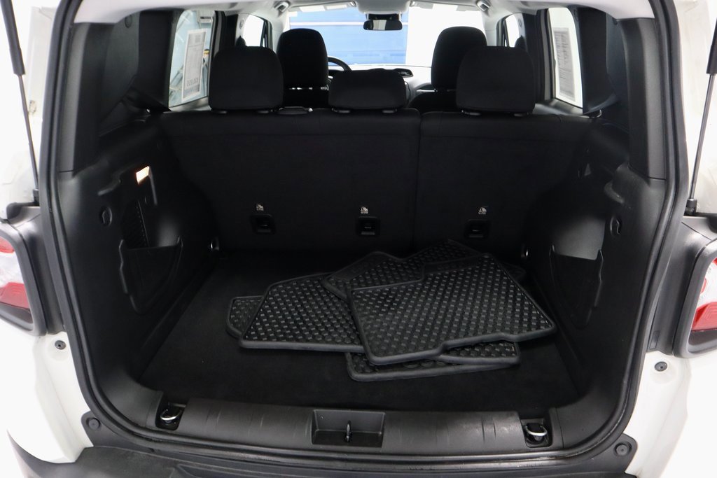 Used 2023 Jeep Renegade Latitude image 14