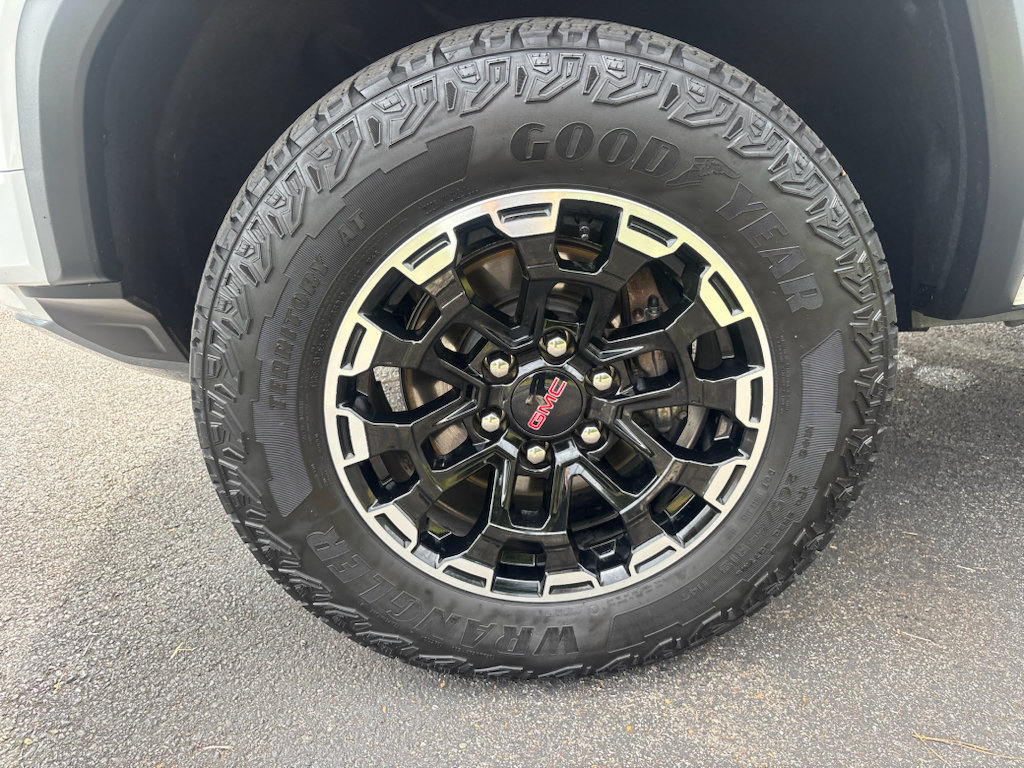 Used 2026 GMC Canyon AT4 AWD/4WD image 13