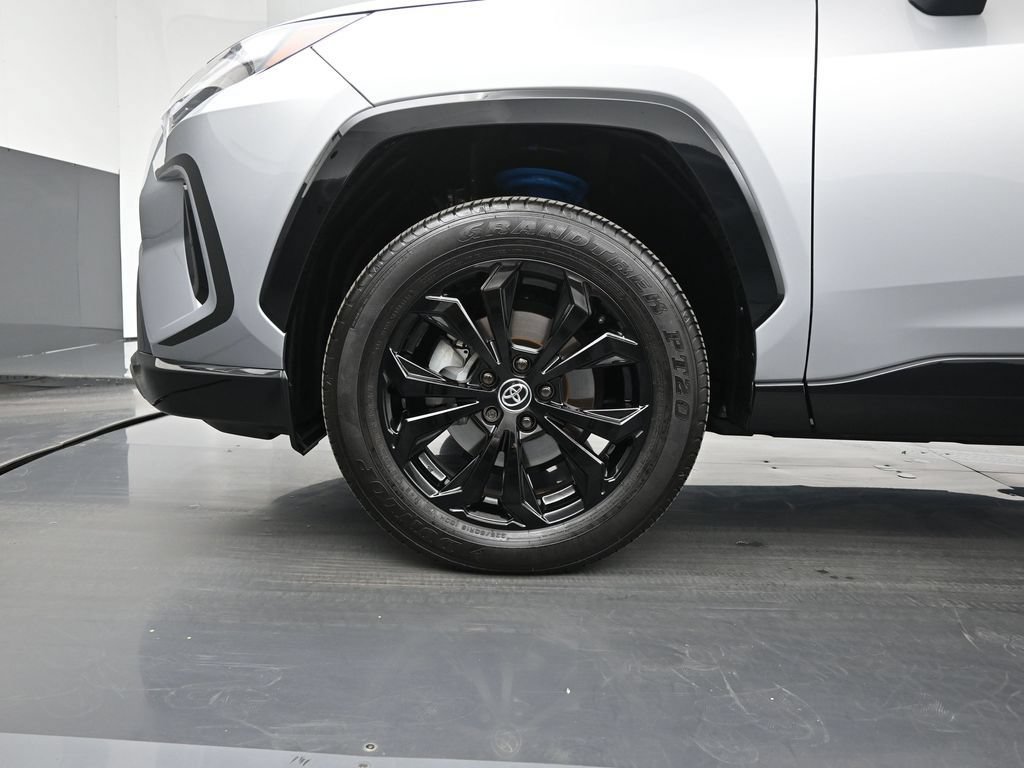 Used 2025 Toyota RAV4 SE AWD/4WD image 25