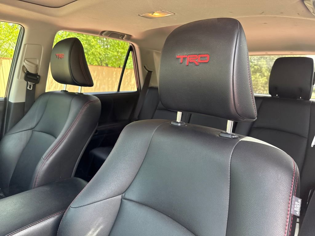 Used 2018 Toyota 4Runner TRD Off-Road Premium AWD/4WD image 20