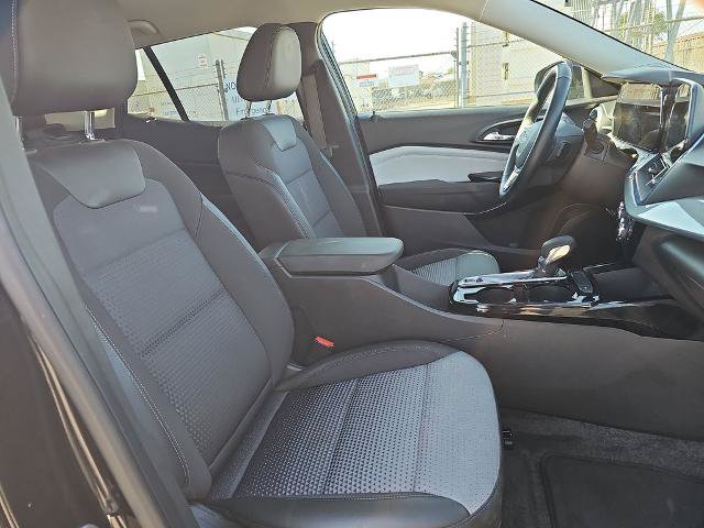 Used 2025 Chevrolet Trax LT w/ LT Convenience Package FWD image 10