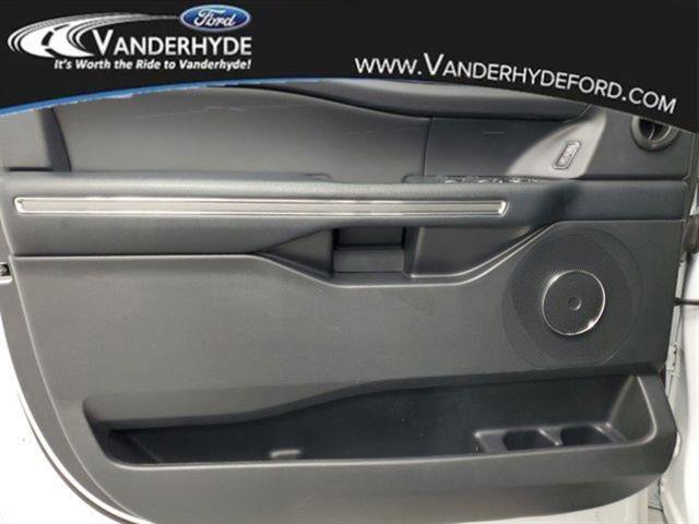 Certified 2024 Ford Expedition Max XLT image 18