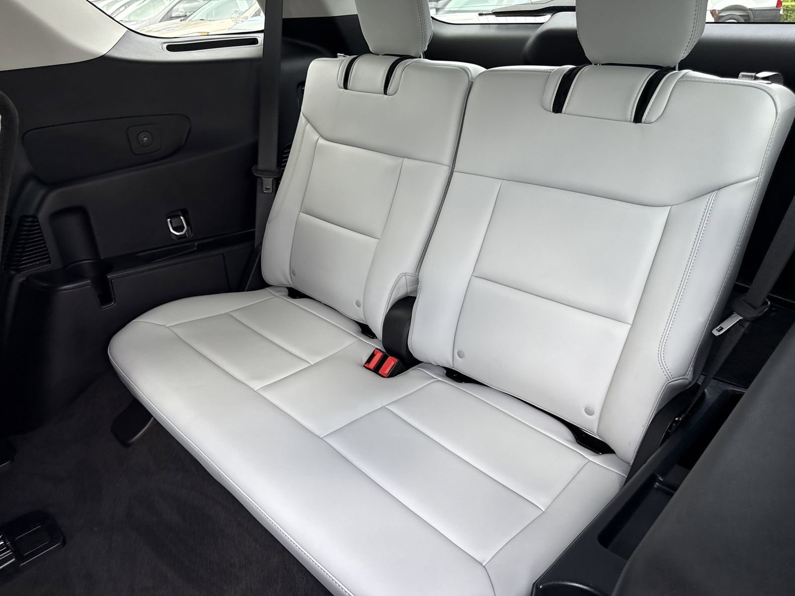 Certified 2025 Ford Explorer Platinum w/ Ultimate Package RWD image 17