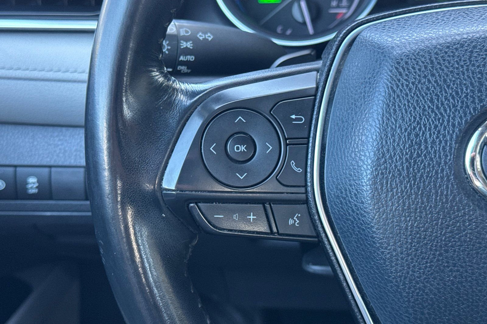 Used 2018 Toyota Camry SE w/ Audio Package FWD image 19