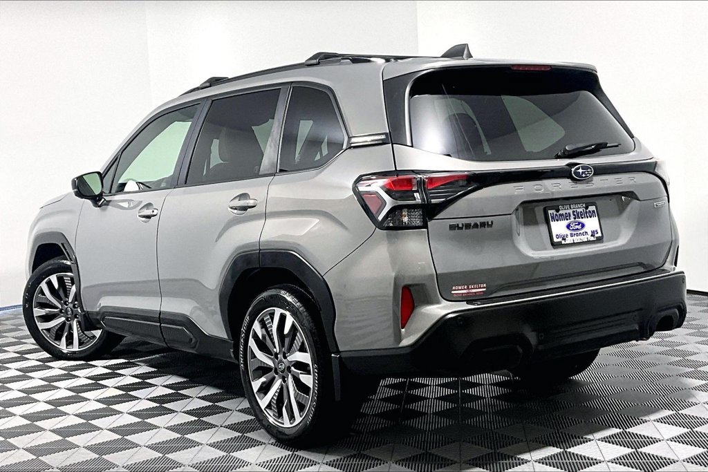 Used 2025 Subaru Forester Touring w/ Popular Package - Touring AWD/4WD image 11