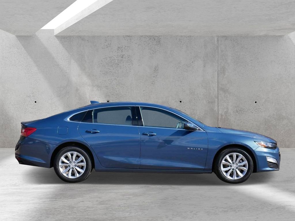 Used 2024 Chevrolet Malibu LT FWD image 2