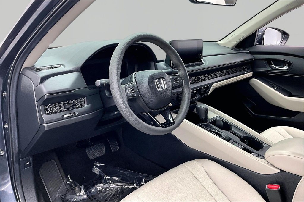 Used 2025 Honda Accord LX image 14