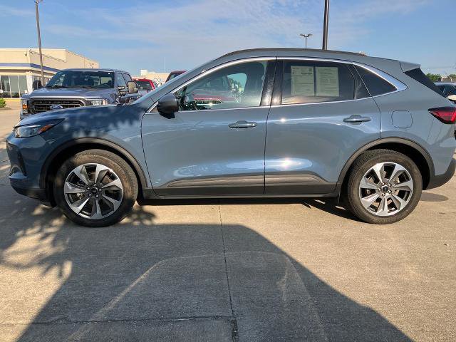 Certified 2025 Ford Escape Platinum w/ Premium Technology Package AWD/4WD video 2