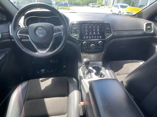 Used 2020 Jeep Grand Cherokee Altitude AWD/4WD image 15