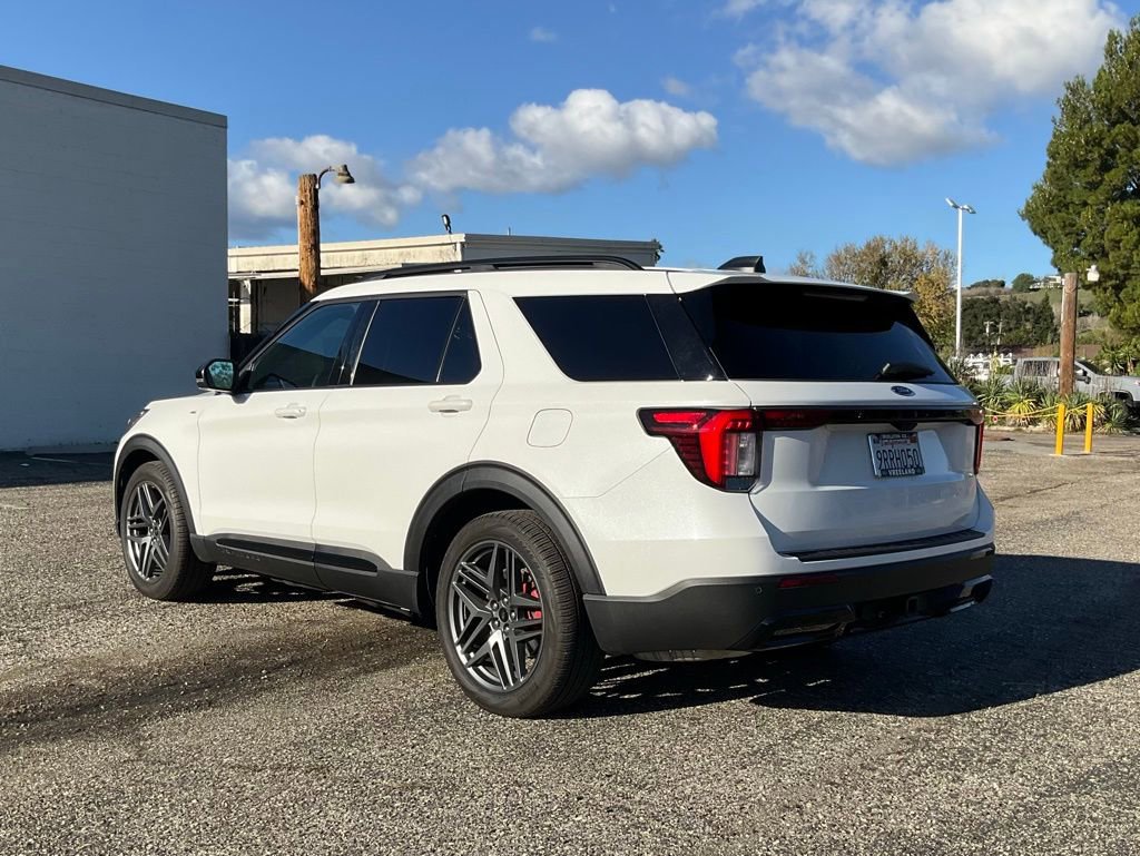 Certified 2025 Ford Explorer ST-Line w/ Premium Package image 5