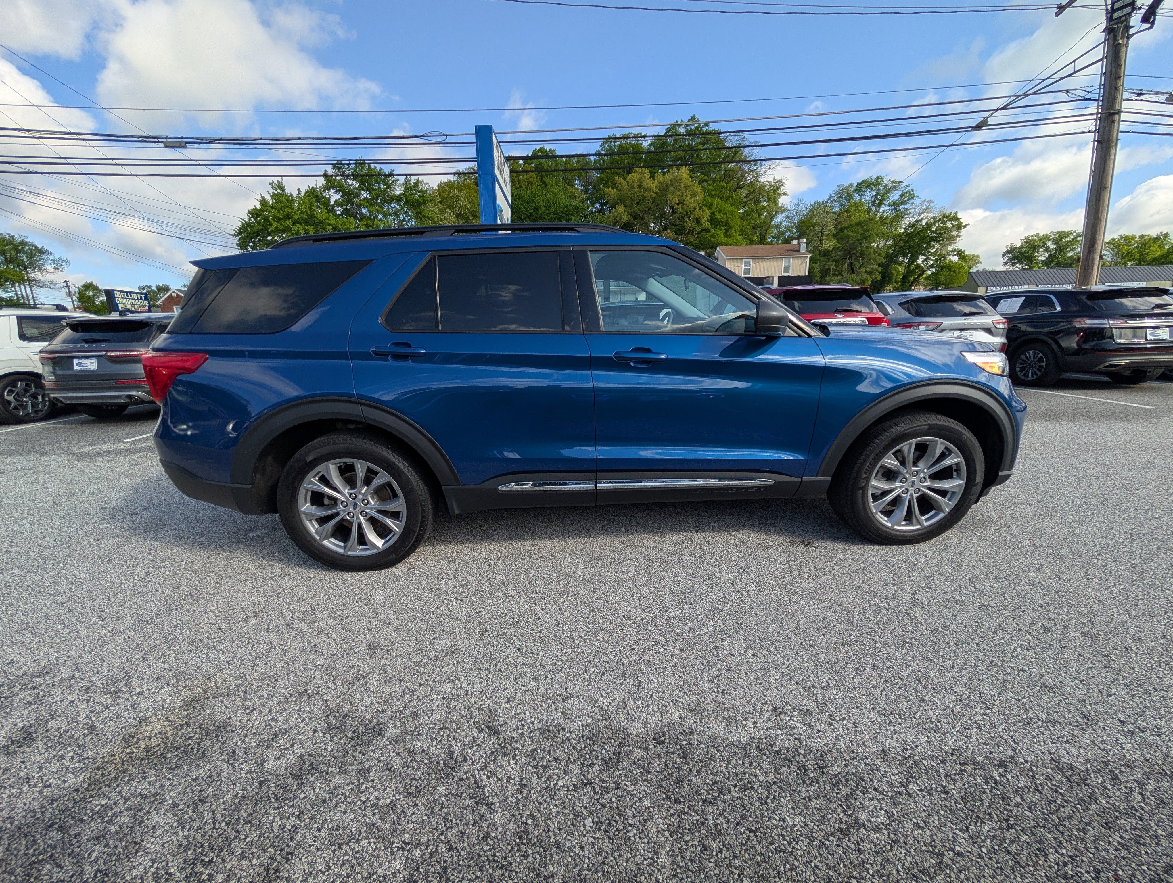 Certified 2023 Ford Explorer XLT w/ Equipment Group 202A AWD/4WD image 8