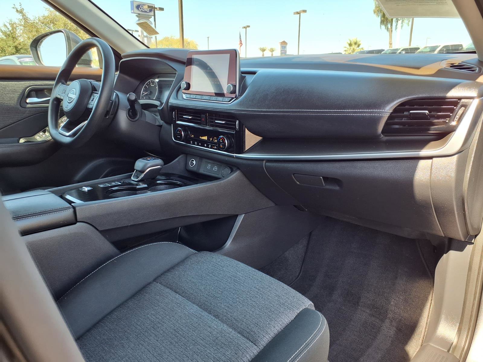 Used 2022 Nissan Rogue SV FWD image 10