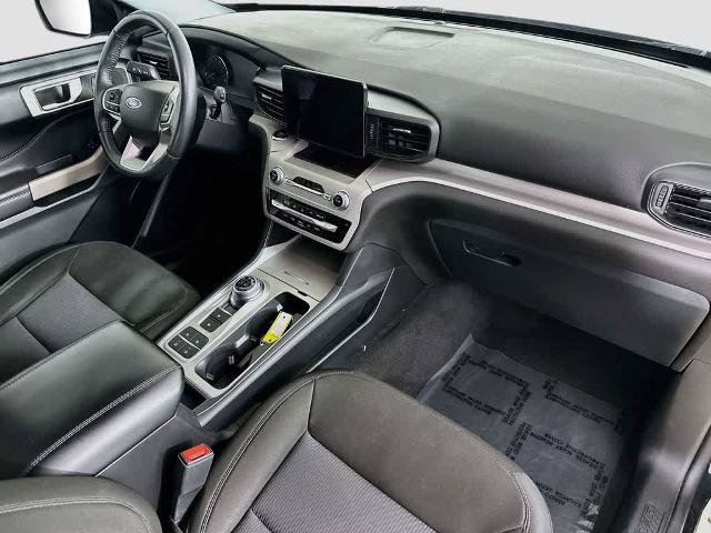 Certified 2023 Ford Explorer XLT RWD image 33