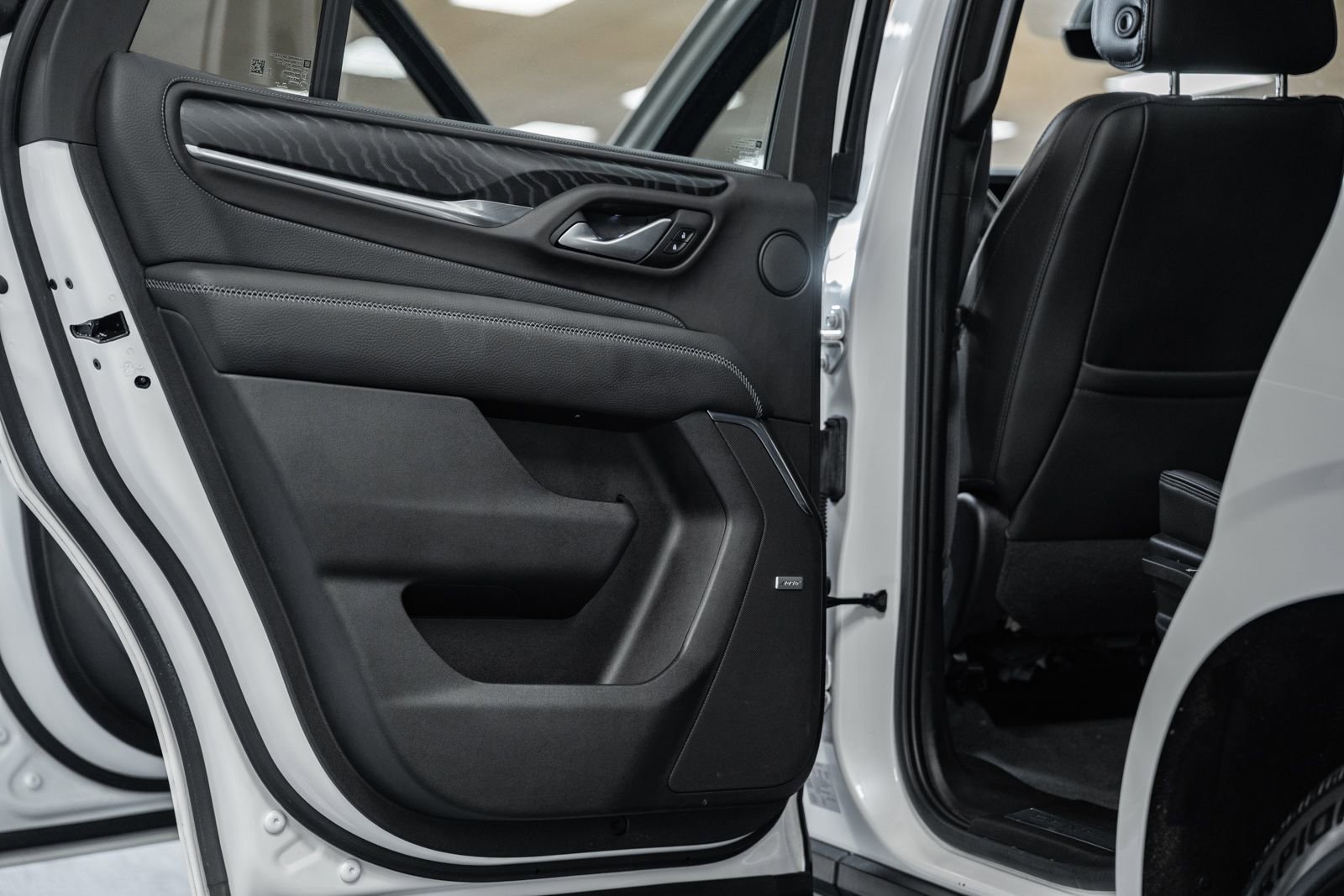 Used 2022 GMC Yukon Denali w/ Denali Premium Package AWD/4WD image 48