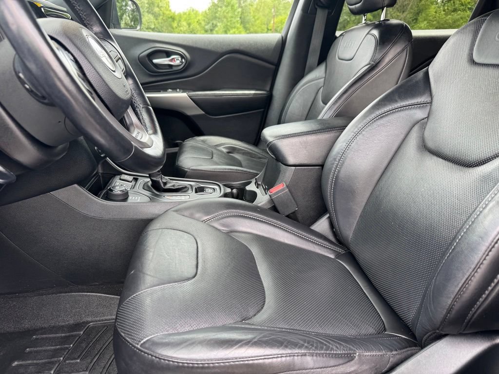 Used 2020 Jeep Cherokee High Altitude AWD/4WD image 12