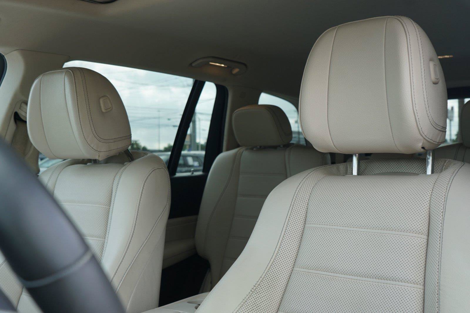Used 2020 Mercedes-Benz GLS 450 4MATIC image 11