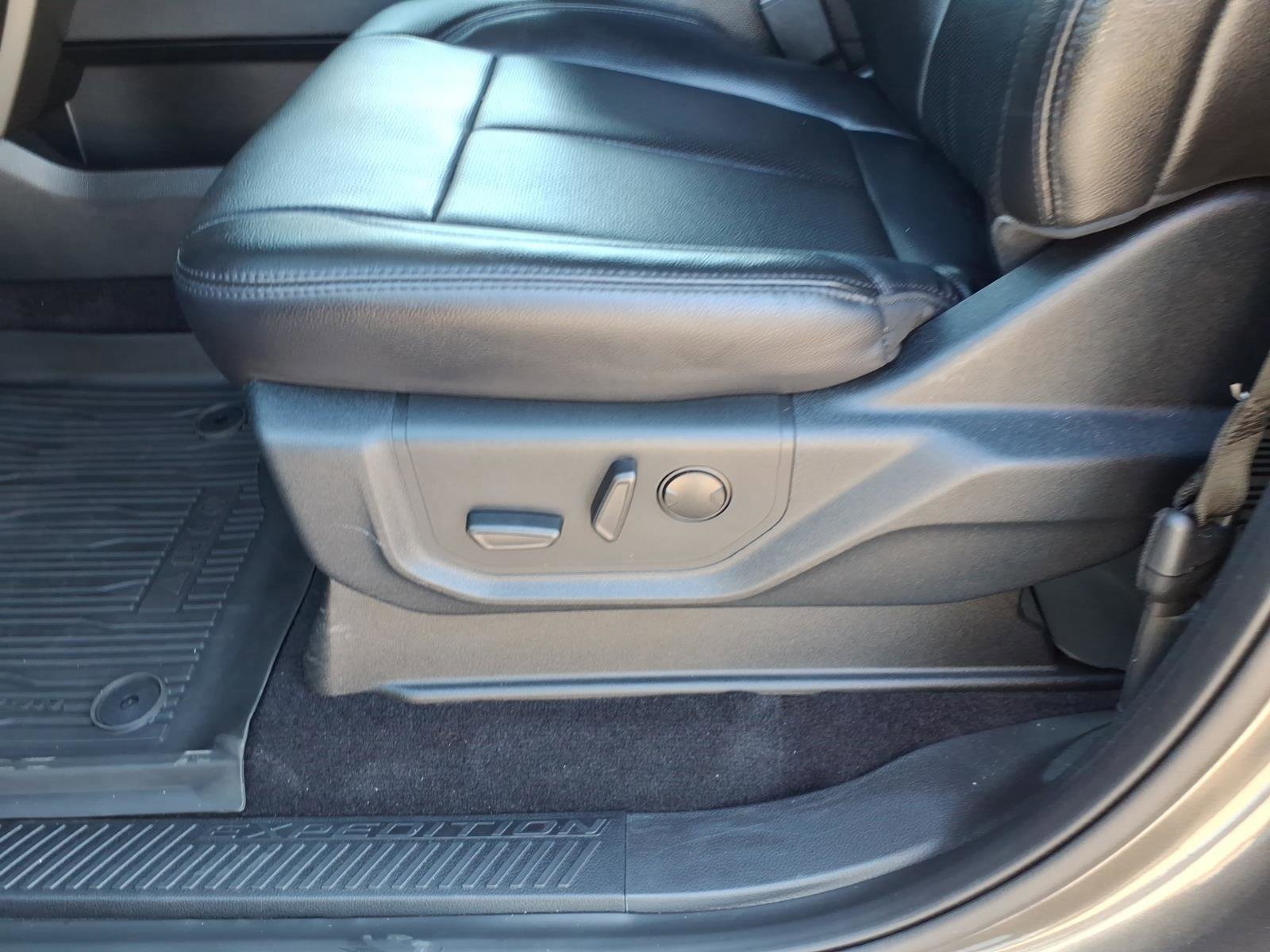 Certified 2021 Ford Expedition XLT image 12