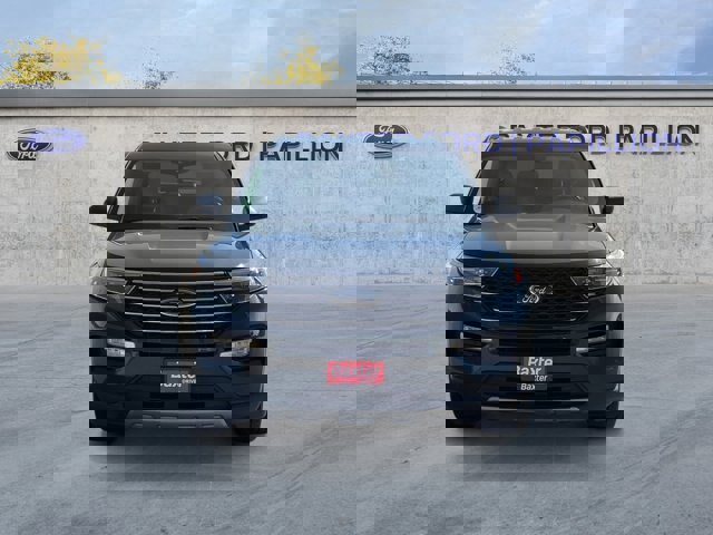 Certified 2022 Ford Explorer XLT w/ Equipment Group 202A image 8