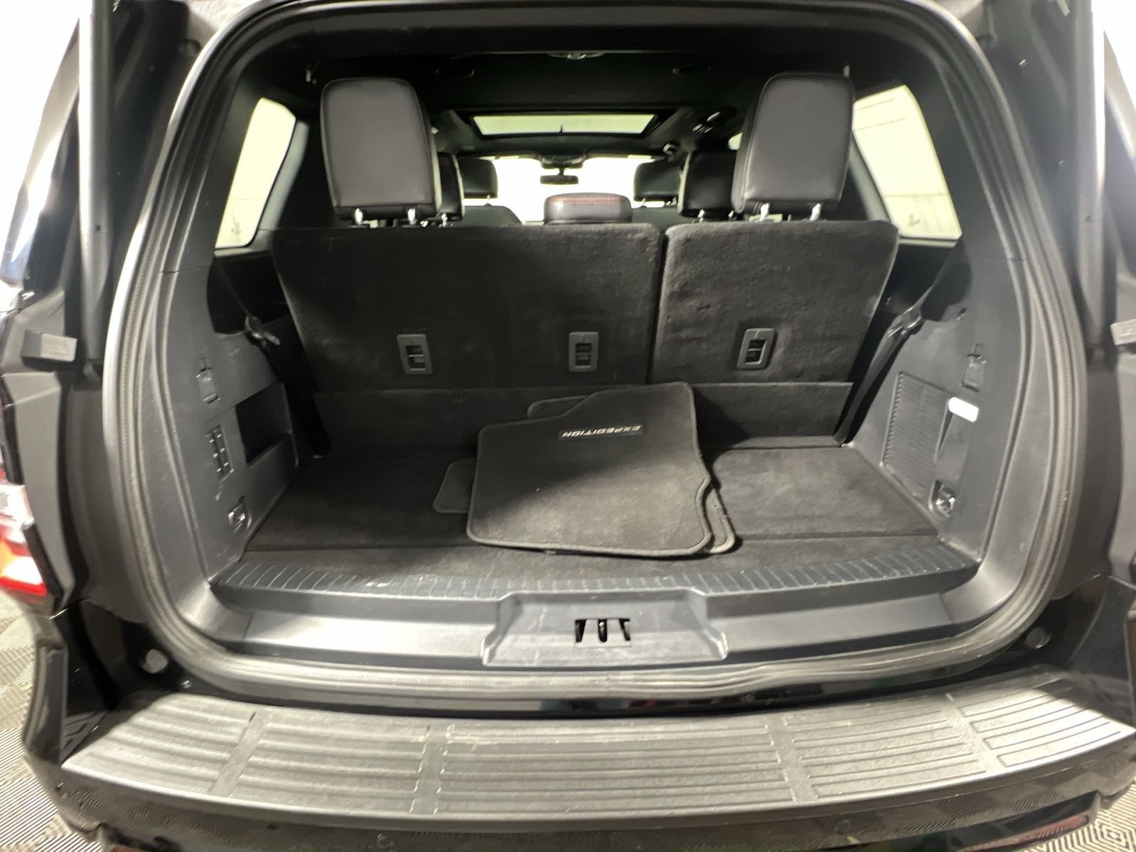 Certified 2022 Ford Expedition Limited image 27