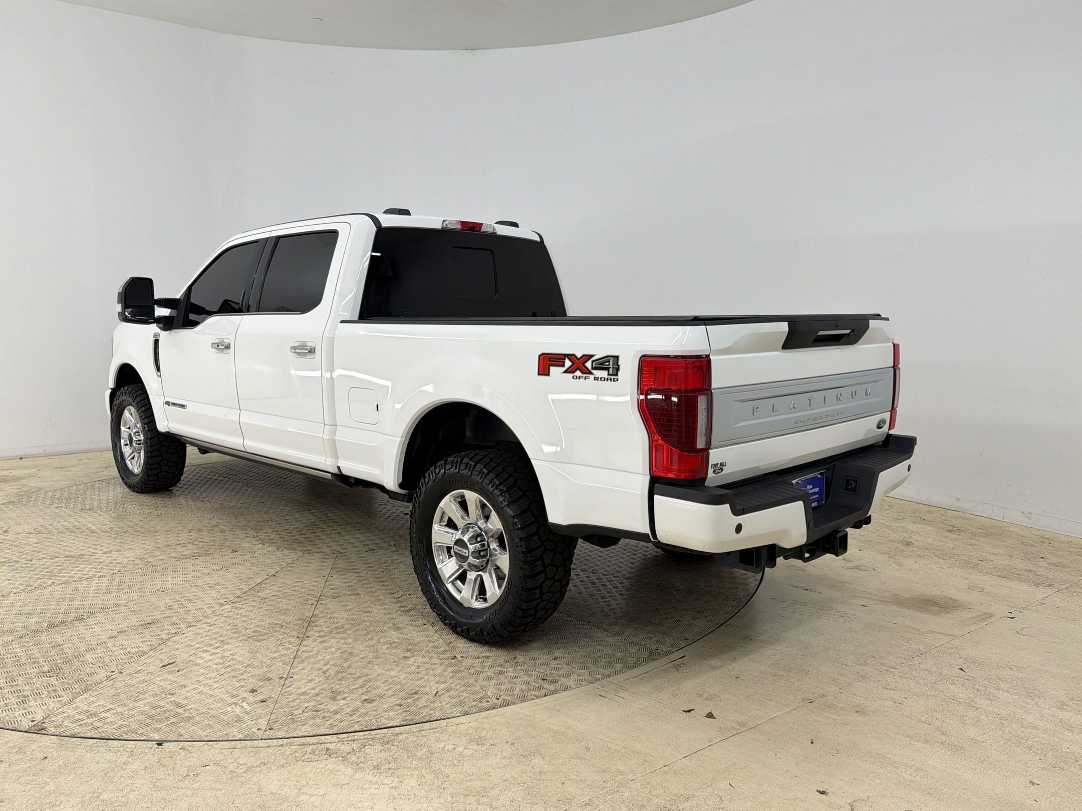 Certified 2022 Ford F250 Platinum w/ FX4 Off-Road Package image 3