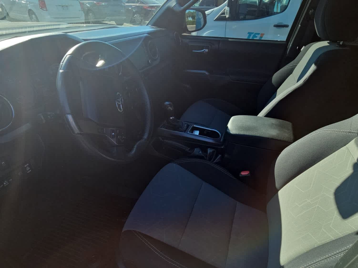 Used 2021 Toyota Tacoma TRD Sport w/ Technology Package image 14