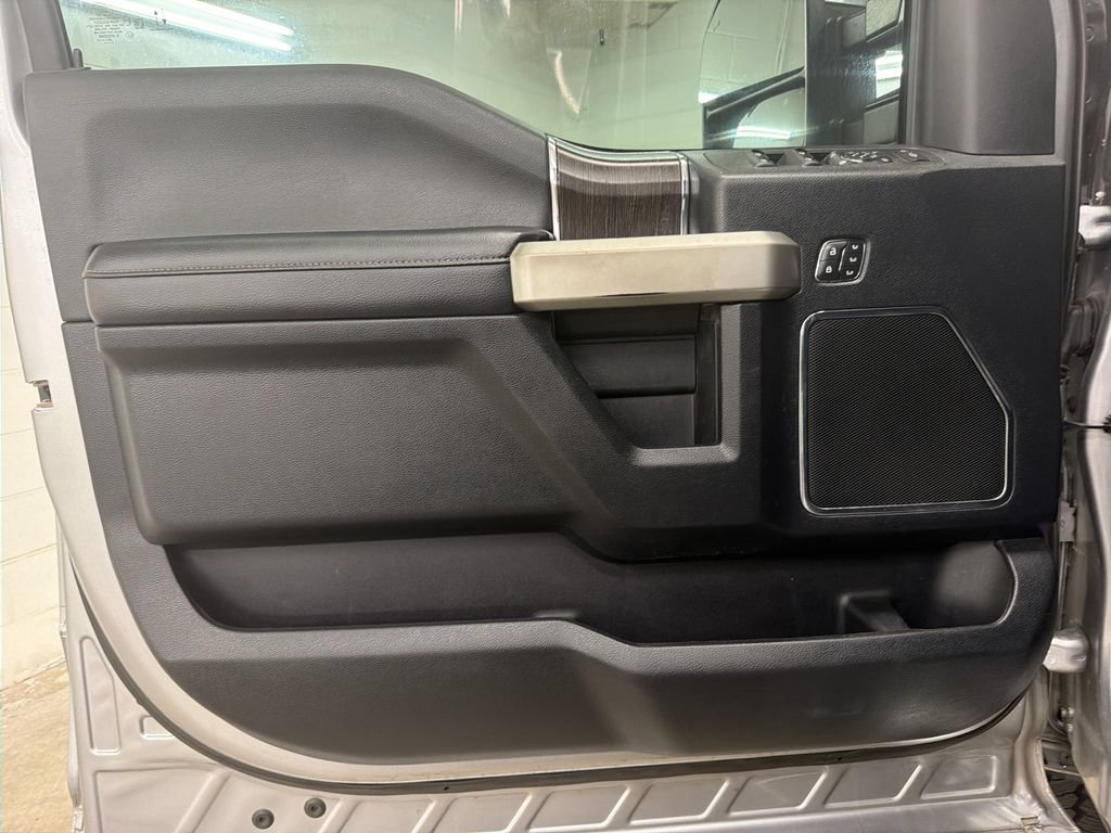 Certified 2020 Ford F250 Lariat w/ Lariat Ultimate Package AWD/4WD image 30