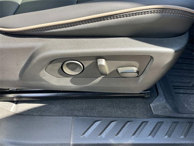 Used 2024 GMC Canyon Denali image 26