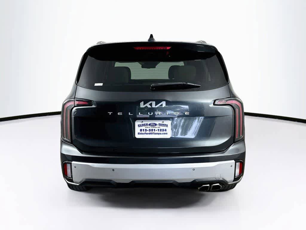 Used 2024 Kia Telluride EX w/ EX Captain's Chair Package FWD image 5