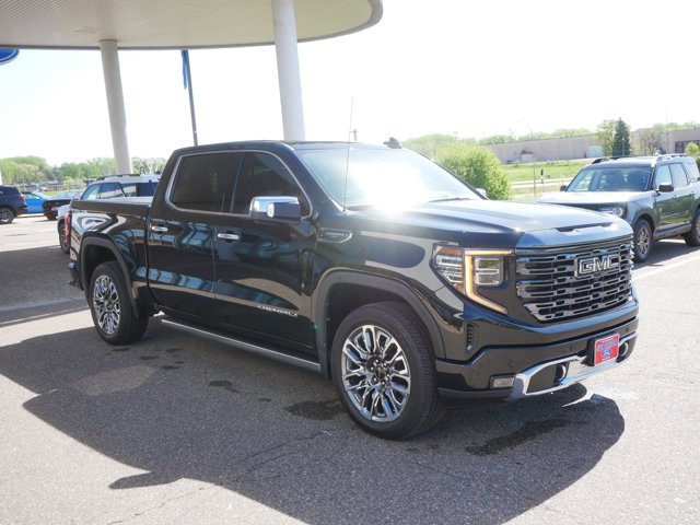 Used 2023 GMC Sierra 1500 Denali Ultimate AWD/4WD image 3