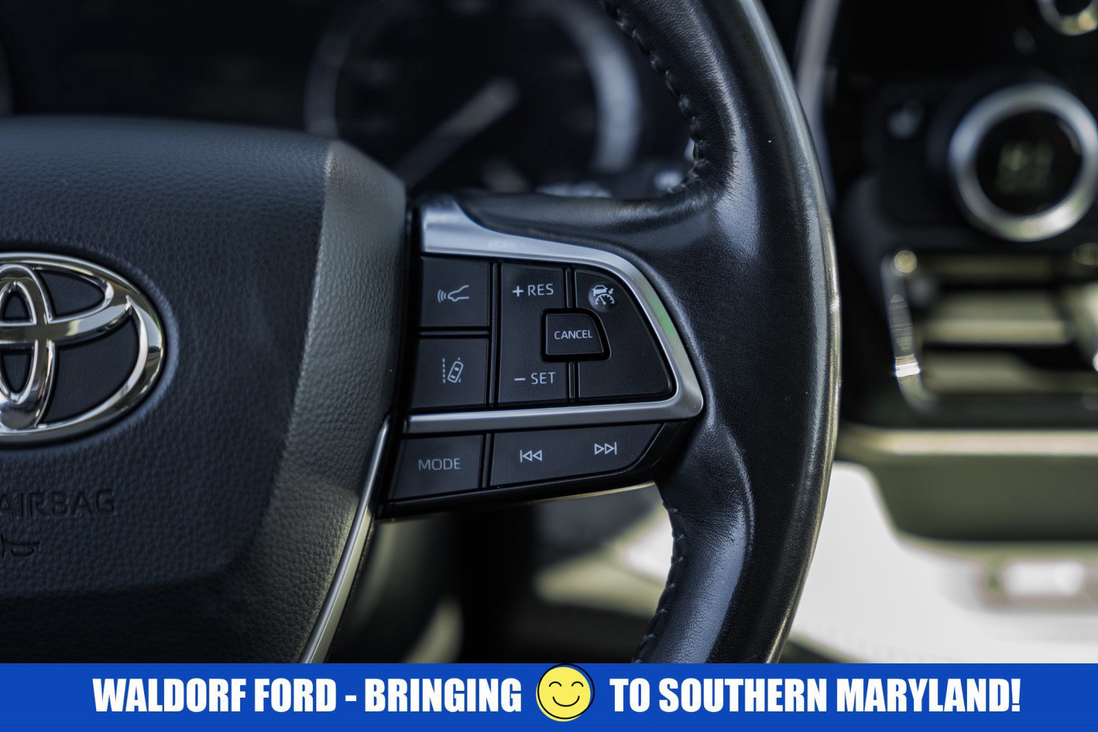 Used 2020 Toyota Highlander XLE image 29