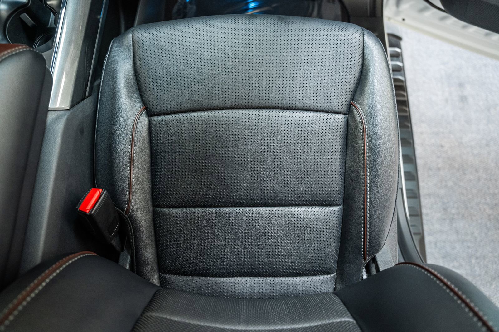 Certified 2023 Ford F150 Lariat w/ Equipment Group 502A High image 40