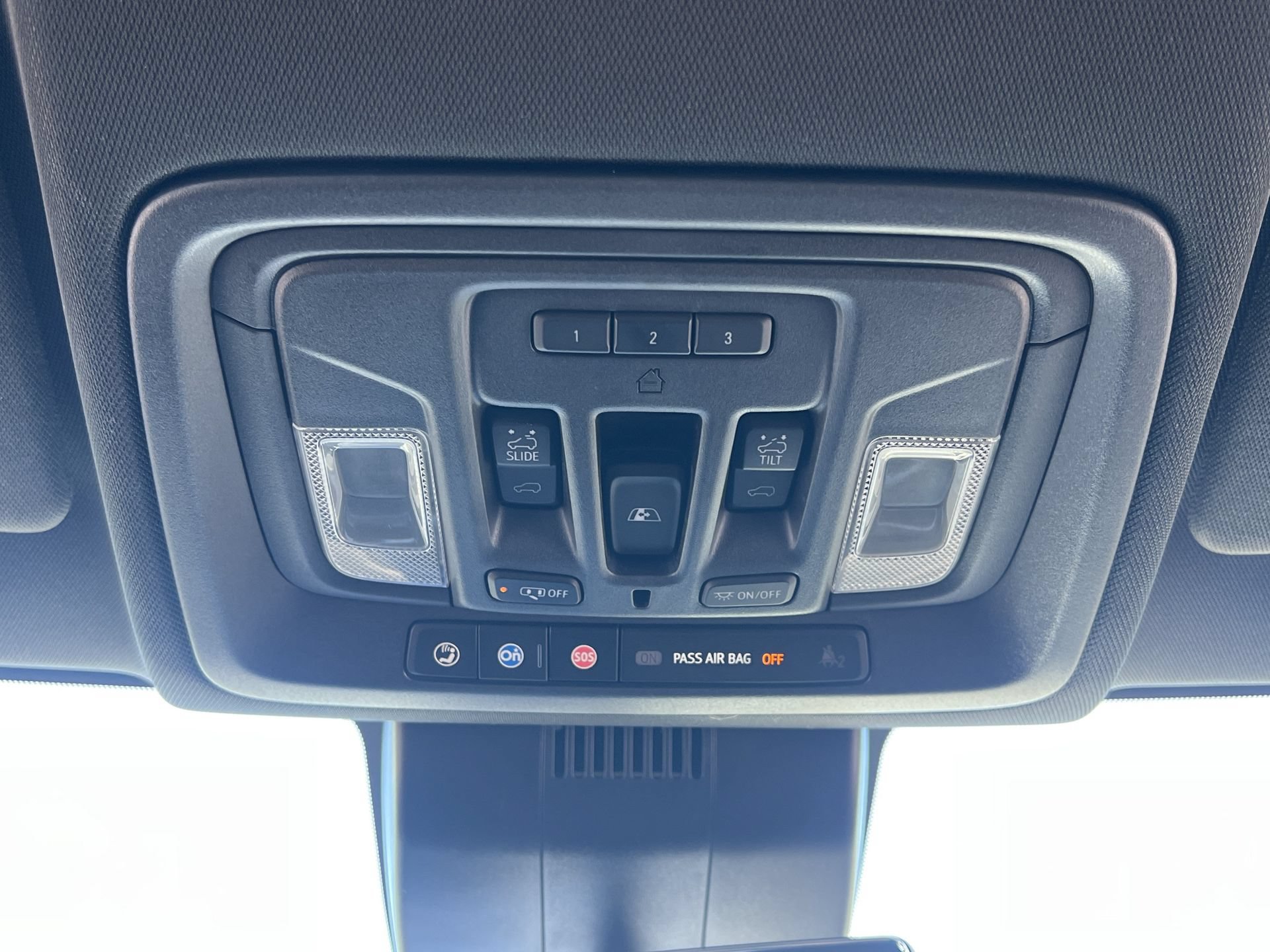 Used 2022 Chevrolet Silverado 1500 High Country w/ High Country Premium Package AWD/4WD image 12