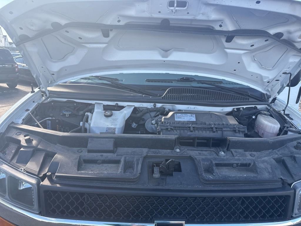 Used 2023 Chevrolet Express 2500 w/ Driver Convenience Package image 18